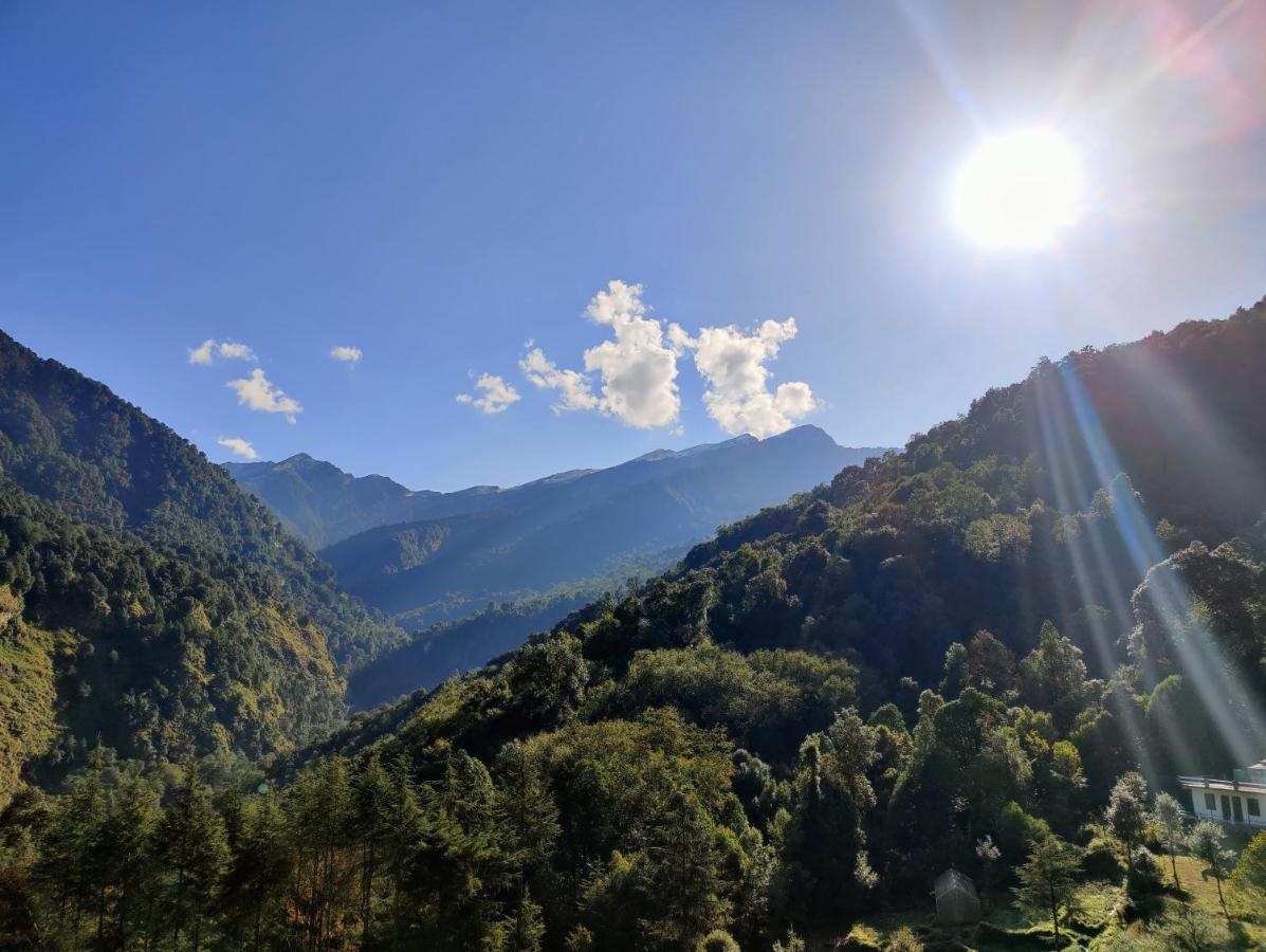 ホテル The Bunker House Chopta エクステリア 写真