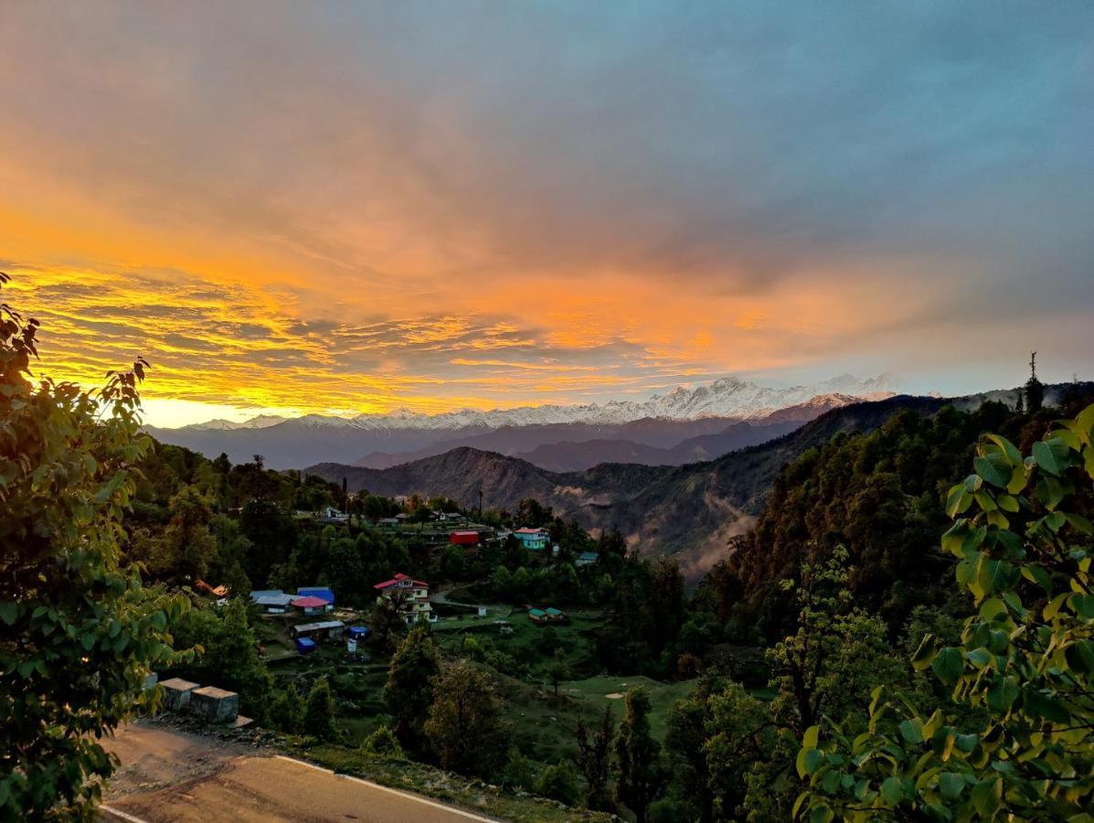 ホテル The Bunker House Chopta エクステリア 写真